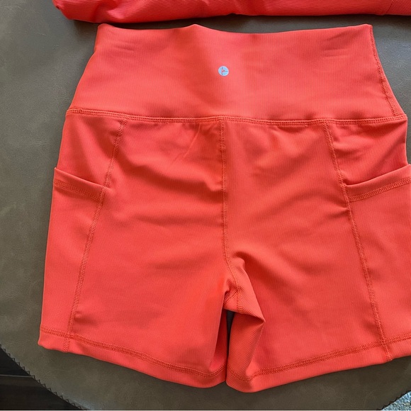 Two piece workout set - Picture 4 of 4